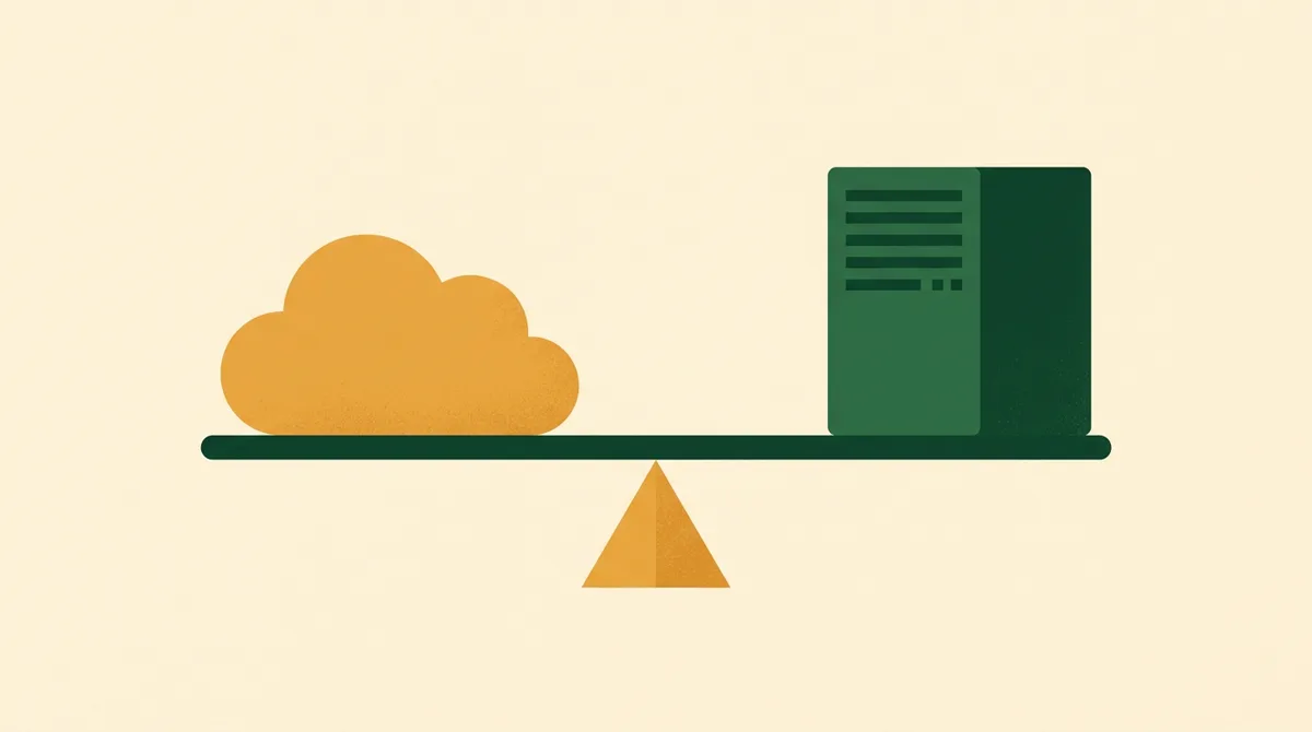 Illustration: Wolke und Server-Box auf einer ausbalancierten Wippe, Cloud oder lokal